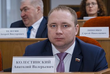 Евгений Солнцев впервые отчитался перед депутатами Заксобрания